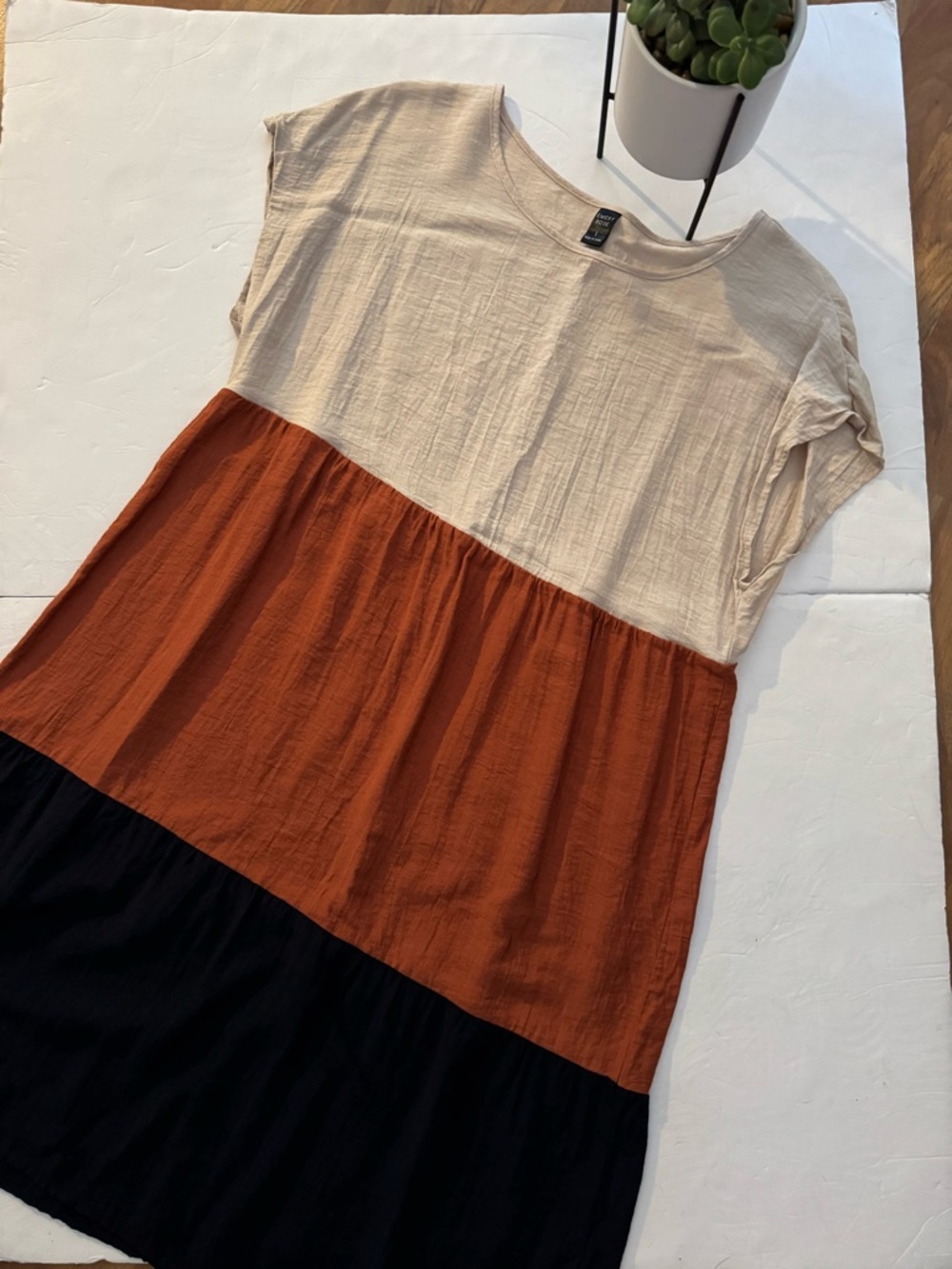 Three-Tone Casual Midi Dress - Beige, Rust & Black
